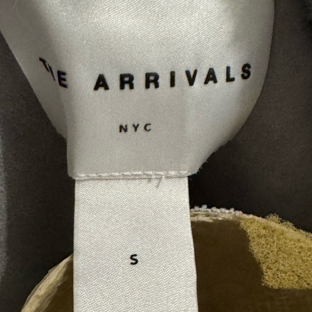 The arrivals Women's Gray Faux Fur Jacket small - Picture 8 of 8